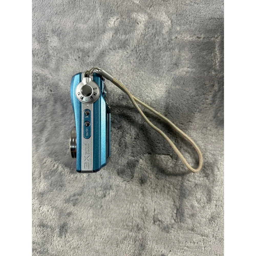 Kodak EasyShare C813 Digital Camera Blue 8.2MP 3x Optical Zoom with Box and Case